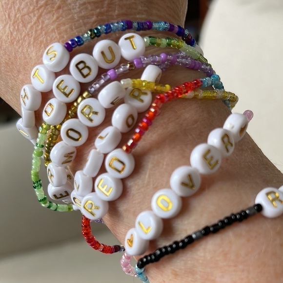 10 Bracelets/15$—Concert Friendship Bracelets—Random or Custom—Christmas themed! - Picture 4 of 16